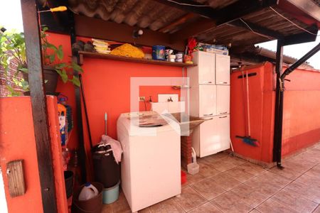 Casa à venda com 250m², 1 quarto e 1 vaga Casa à venda com 250m², 1 quarto e 1 vagaLavanderia da edícula