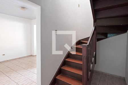 Circulação de casa para alugar com 2 quartos, 82m² em Vila Moinho Velho, São Paulo