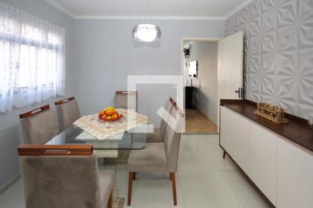 Casa à venda com 117m², 3 quartos e 2 vagas Casa à venda com 117m², 3 quartos e 2 vagasSala de Jantar