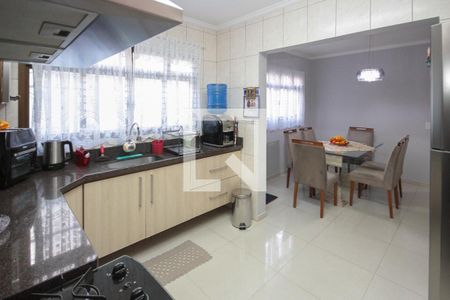 Casa à venda com 117m², 3 quartos e 2 vagas Casa à venda com 117m², 3 quartos e 2 vagasCozinha