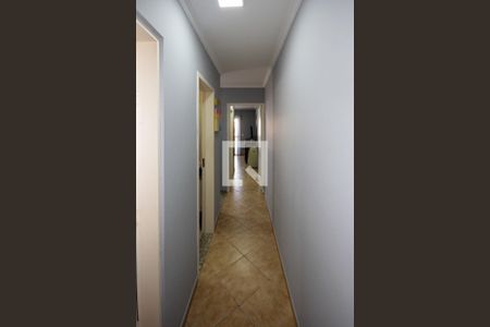 Casa à venda com 117m², 3 quartos e 2 vagas Casa à venda com 117m², 3 quartos e 2 vagasCorredor