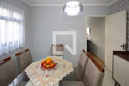 Casa à venda com 117m², 3 quartos e 2 vagas Casa à venda com 117m², 3 quartos e 2 vagasSala de Jantar