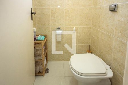 Casa à venda com 117m², 3 quartos e 2 vagas Casa à venda com 117m², 3 quartos e 2 vagasBanheiro