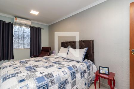 Casa à venda com 300m², 4 quartos e 3 vagas Casa à venda com 300m², 4 quartos e 3 vagasSuíte