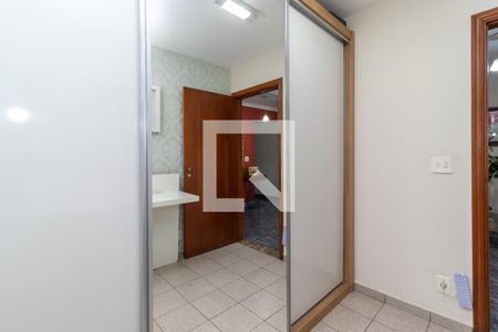 Casa à venda com 300m², 4 quartos e 3 vagas Casa à venda com 300m², 4 quartos e 3 vagasQuarto 3