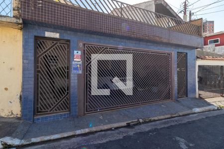 Casa à venda com 300m², 4 quartos e 3 vagas Casa à venda com 300m², 4 quartos e 3 vagasFachada