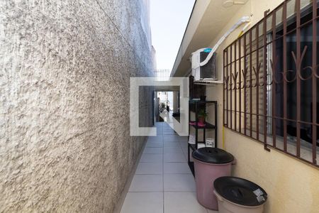 Casa à venda com 300m², 4 quartos e 3 vagas Casa à venda com 300m², 4 quartos e 3 vagasCorredor Lateral