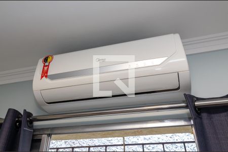 Casa à venda com 300m², 4 quartos e 3 vagas Casa à venda com 300m², 4 quartos e 3 vagasSuíte