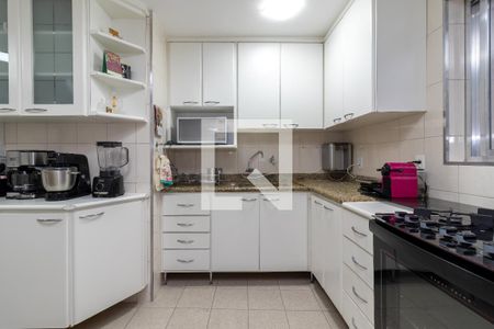 Casa à venda com 300m², 4 quartos e 3 vagas Casa à venda com 300m², 4 quartos e 3 vagasCozinha