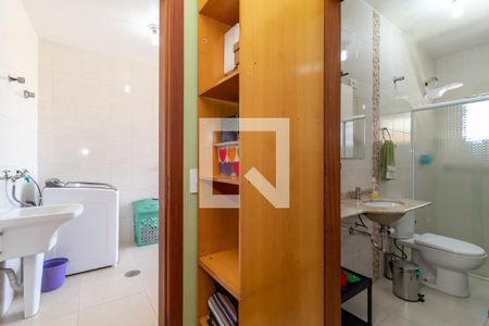 Casa à venda com 300m², 4 quartos e 3 vagas Casa à venda com 300m², 4 quartos e 3 vagasCorredor