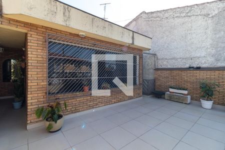 Casa à venda com 300m², 4 quartos e 3 vagas Casa à venda com 300m², 4 quartos e 3 vagasVaranda / Quintal Frontal