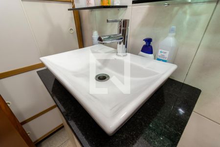 Casa à venda com 300m², 4 quartos e 3 vagas Casa à venda com 300m², 4 quartos e 3 vagasBanheiro da Suíte