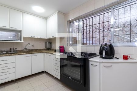 Casa à venda com 300m², 4 quartos e 3 vagas Casa à venda com 300m², 4 quartos e 3 vagasCozinha