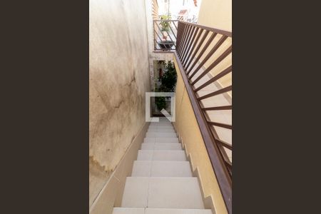 Casa à venda com 300m², 4 quartos e 3 vagas Casa à venda com 300m², 4 quartos e 3 vagasEscada