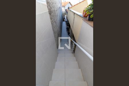 Casa à venda com 300m², 4 quartos e 3 vagas Casa à venda com 300m², 4 quartos e 3 vagasEscada