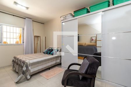 Casa à venda com 300m², 4 quartos e 3 vagas Casa à venda com 300m², 4 quartos e 3 vagasQuarto 4