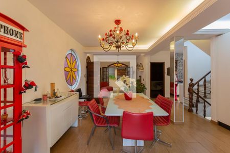 Sala de casa para alugar com 4 quartos, 217m² em Serra, Belo Horizonte
