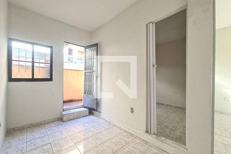 Sala de casa de condomínio para alugar com 2 quartos, 38m² em Encantado, Rio de Janeiro