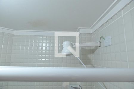 Banheiro de apartamento para alugar com 1 quarto, 45m² em Vila Tupi, Praia Grande