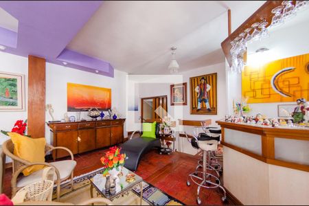 Casa à venda com 425m², 4 quartos e 4 vagas Casa à venda com 425m², 4 quartos e 4 vagasSala 2