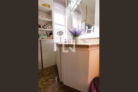 Casa à venda com 425m², 4 quartos e 4 vagas Casa à venda com 425m², 4 quartos e 4 vagasBanheiro