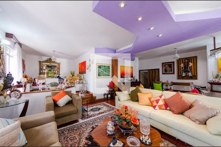 Casa à venda com 425m², 4 quartos e 4 vagas Casa à venda com 425m², 4 quartos e 4 vagasSala 2