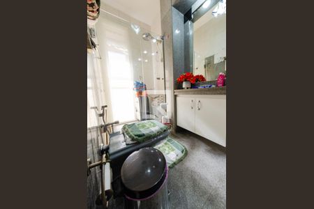 Casa à venda com 425m², 4 quartos e 4 vagas Casa à venda com 425m², 4 quartos e 4 vagasBanheiro suíte 2