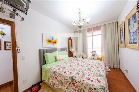 Casa à venda com 425m², 4 quartos e 4 vagas Casa à venda com 425m², 4 quartos e 4 vagasQuarto 1