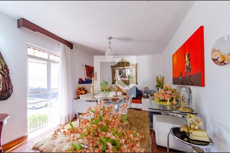 Casa à venda com 425m², 4 quartos e 4 vagas Casa à venda com 425m², 4 quartos e 4 vagasSala 2