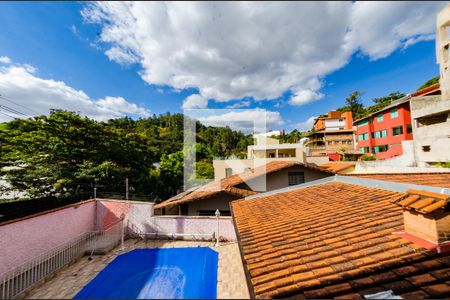 Casa à venda com 425m², 4 quartos e 4 vagas Casa à venda com 425m², 4 quartos e 4 vagasVista