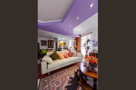 Casa à venda com 425m², 4 quartos e 4 vagas Casa à venda com 425m², 4 quartos e 4 vagasSala 2