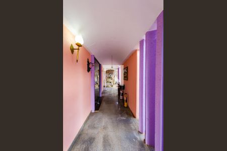 Casa à venda com 425m², 4 quartos e 4 vagas Casa à venda com 425m², 4 quartos e 4 vagasÁrea