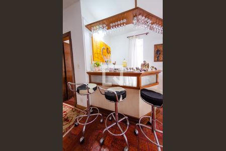 Casa à venda com 425m², 4 quartos e 4 vagas Casa à venda com 425m², 4 quartos e 4 vagasSala 2