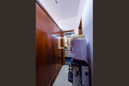 Casa à venda com 425m², 4 quartos e 4 vagas Casa à venda com 425m², 4 quartos e 4 vagasCloset