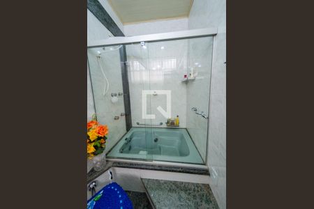 Casa à venda com 425m², 4 quartos e 4 vagas Casa à venda com 425m², 4 quartos e 4 vagasBanheiro suíte 1