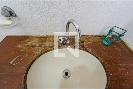 Casa à venda com 425m², 4 quartos e 4 vagas Casa à venda com 425m², 4 quartos e 4 vagasBanheiro de serviço