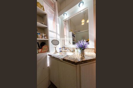 Casa à venda com 425m², 4 quartos e 4 vagas Casa à venda com 425m², 4 quartos e 4 vagasBanheiro