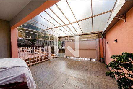 Casa à venda com 425m², 4 quartos e 4 vagas Casa à venda com 425m², 4 quartos e 4 vagasGaragem