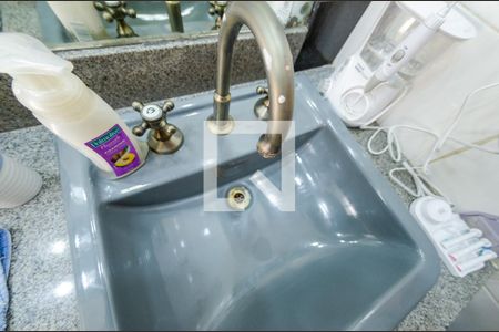 Casa à venda com 425m², 4 quartos e 4 vagas Casa à venda com 425m², 4 quartos e 4 vagasBanheiro suíte 2