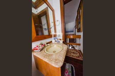 Casa à venda com 425m², 4 quartos e 4 vagas Casa à venda com 425m², 4 quartos e 4 vagasLavabo