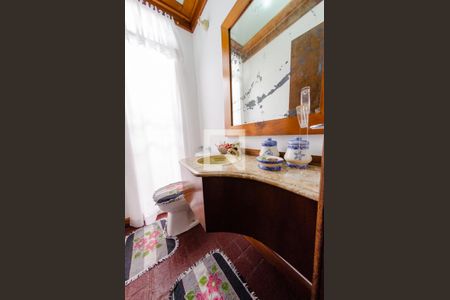 Casa à venda com 425m², 4 quartos e 4 vagas Casa à venda com 425m², 4 quartos e 4 vagasLavabo