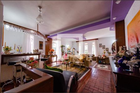 Casa à venda com 425m², 4 quartos e 4 vagas Casa à venda com 425m², 4 quartos e 4 vagasSala 2