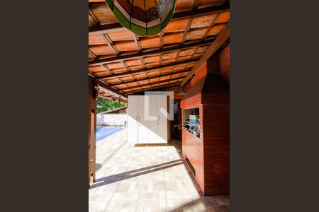 Casa à venda com 425m², 4 quartos e 4 vagas Casa à venda com 425m², 4 quartos e 4 vagasÁrea externa