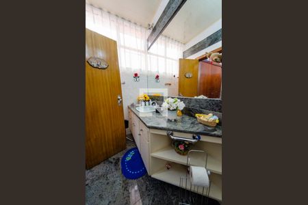 Casa à venda com 425m², 4 quartos e 4 vagas Casa à venda com 425m², 4 quartos e 4 vagasBanheiro suíte 1