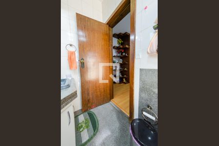 Casa à venda com 425m², 4 quartos e 4 vagas Casa à venda com 425m², 4 quartos e 4 vagasBanheiro suíte 2