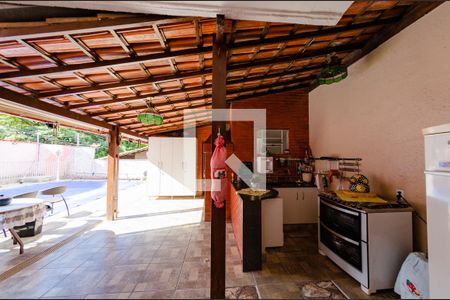 Casa à venda com 425m², 4 quartos e 4 vagas Casa à venda com 425m², 4 quartos e 4 vagasÁrea externa