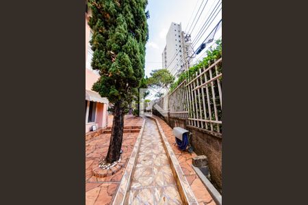 Casa à venda com 425m², 4 quartos e 4 vagas Casa à venda com 425m², 4 quartos e 4 vagasÁrea