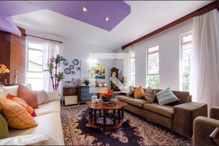 Casa à venda com 425m², 4 quartos e 4 vagas Casa à venda com 425m², 4 quartos e 4 vagasSala 2