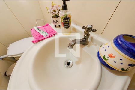 Casa à venda com 425m², 4 quartos e 4 vagas Casa à venda com 425m², 4 quartos e 4 vagasLavabo 2