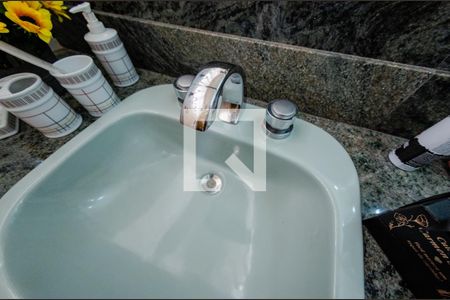 Casa à venda com 425m², 4 quartos e 4 vagas Casa à venda com 425m², 4 quartos e 4 vagasBanheiro suíte 1